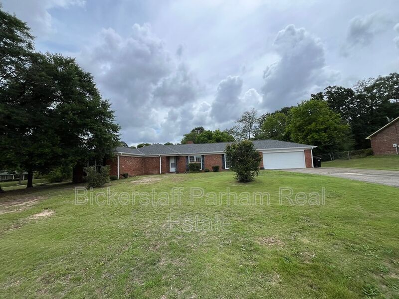 Columbus House: 3911 Curry Street