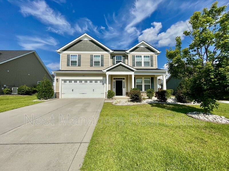 Raeford House: 608 Stonebriar Avenue