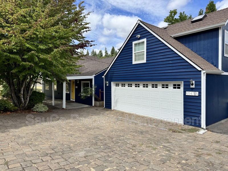 Hillsboro House: 6543 Southeast Borwick Street