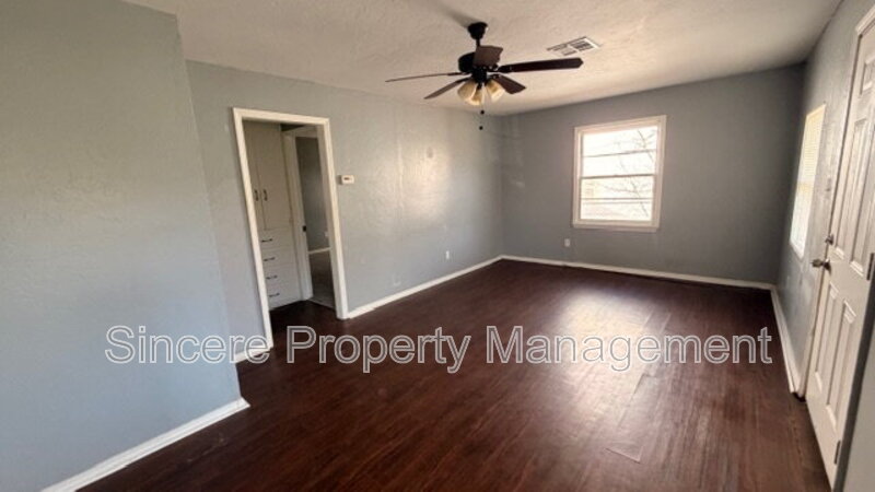 Del City House: 3737 SE 24th St