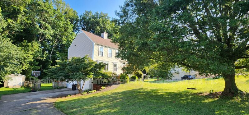 Winston-Salem House: 5716 Spice Meadow Lane