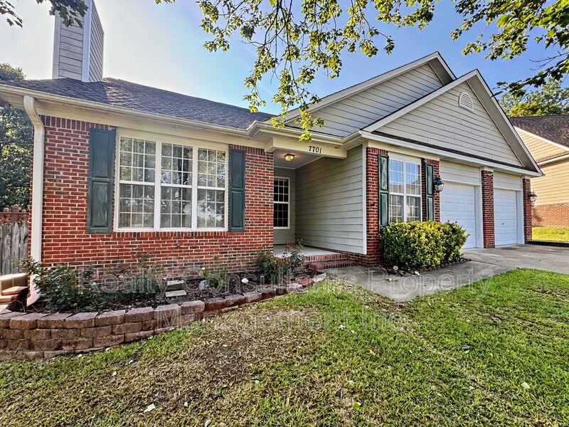 Fayetteville House: 7701 Redwood Avenue
