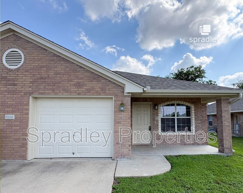 Killeen Condo: 5604B Luxor Dr