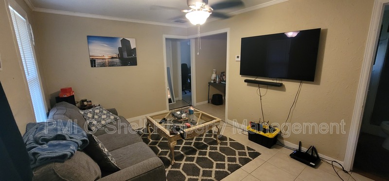 Pensacola House: 5914 Annette St