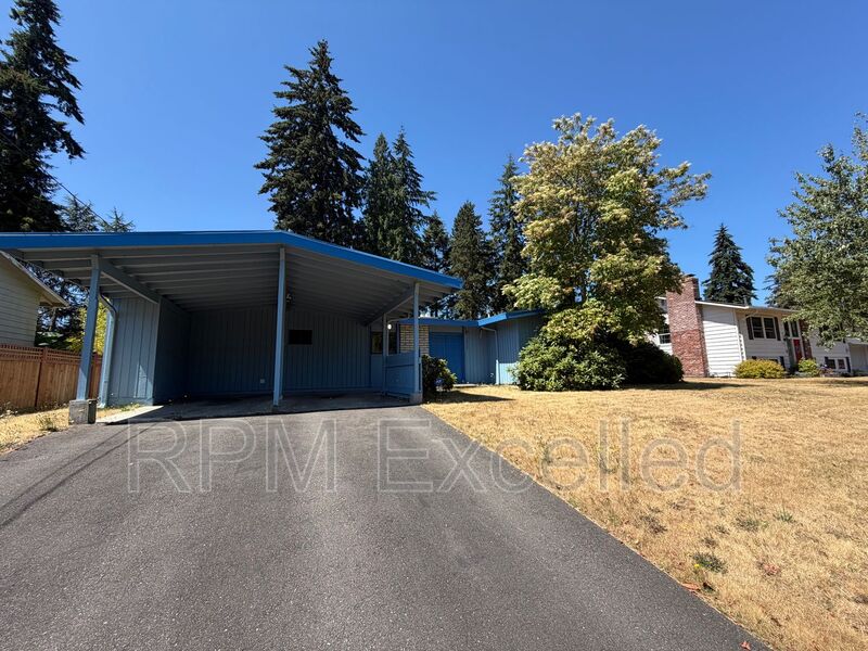 Federal Way House: 30827 21st Ave SW