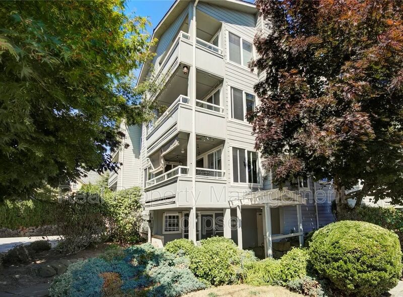 Seattle Condo: 2448 NW 59th St