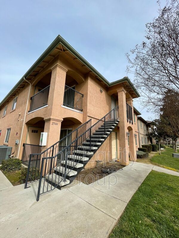 Request a Viewing for 2544 West Lark Avenue Tenant Turner