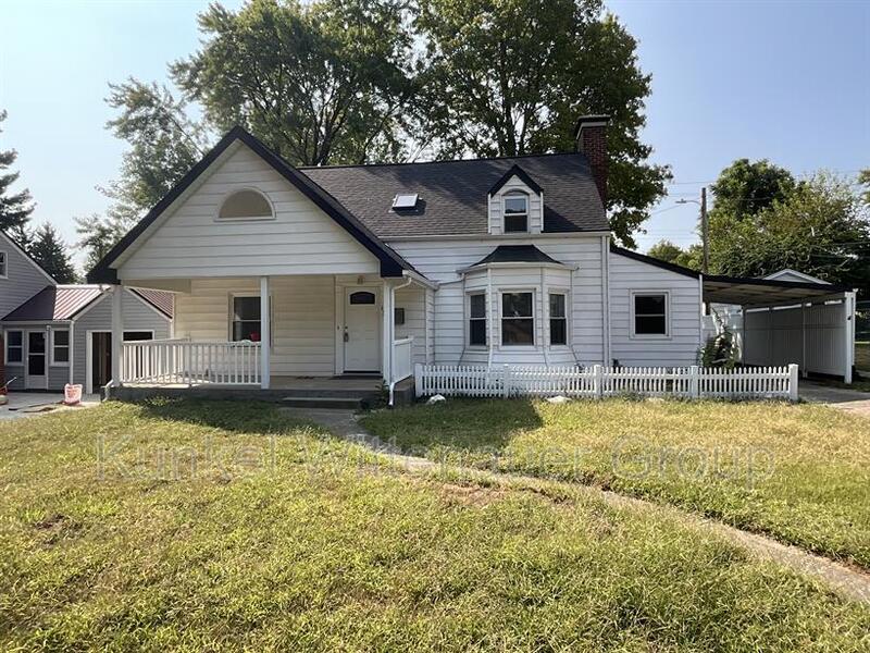 Belleville House: 132 N 82nd Street