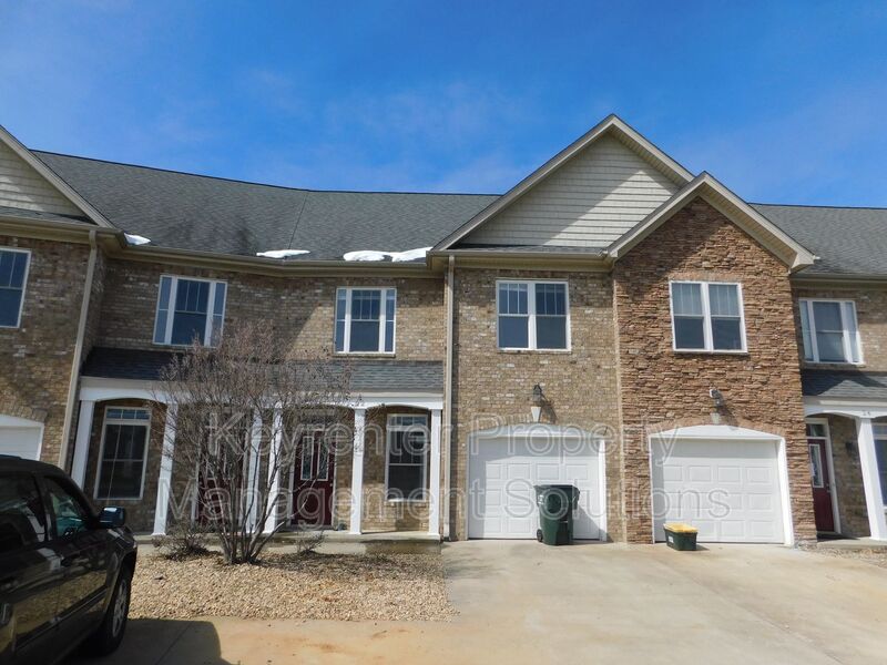 Fishersville House: 22 Enchanted View Cir
