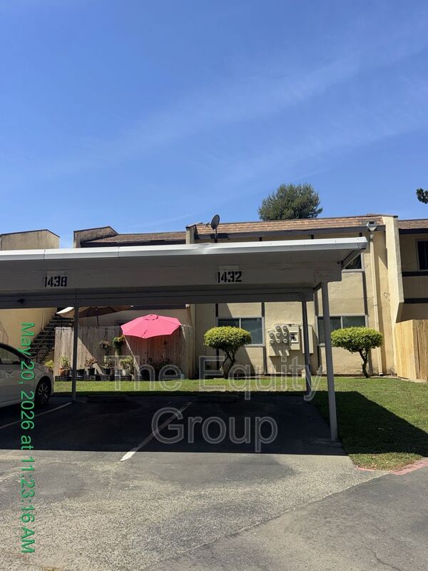 Visalia House: 1432 West Elowin Ave