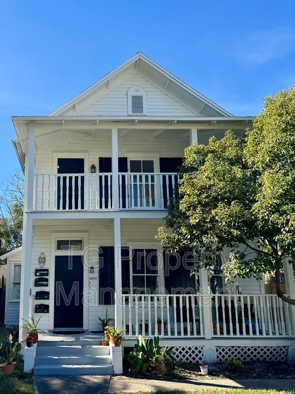 St Augustine House: 32 Sanford St