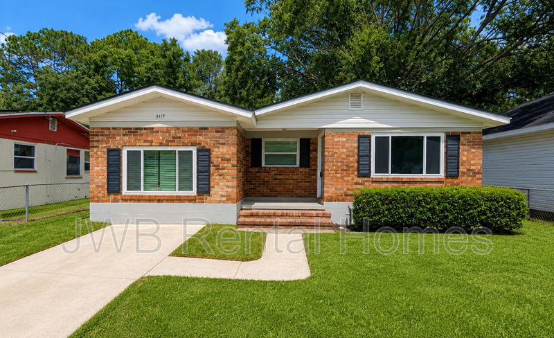 Jacksonville House: 3117 5th St W