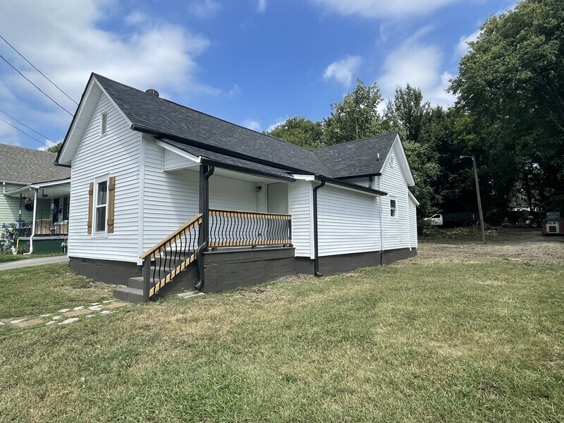 Knoxville House: 1621 Dora Street