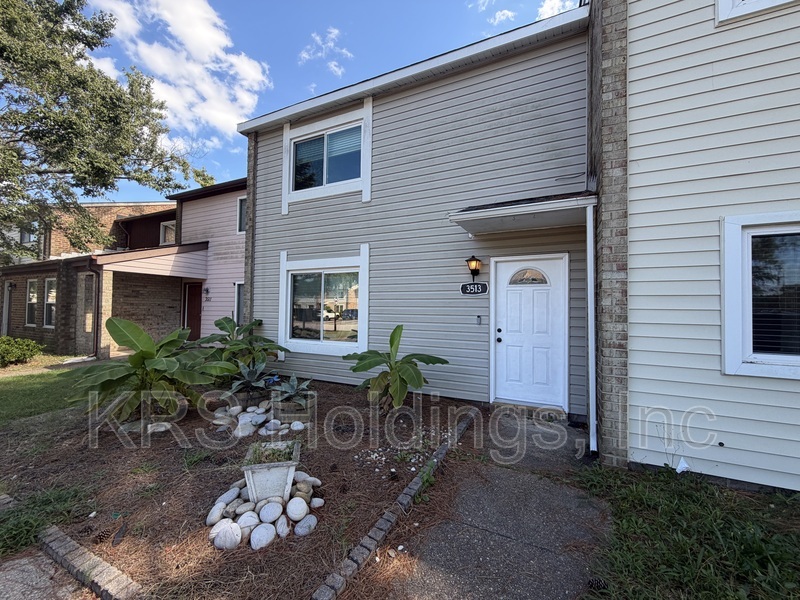 Virginia Beach House: 3513 Mountain Dr