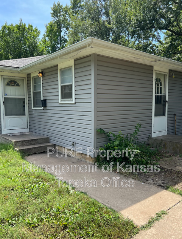Topeka House: 641 SW Oakley