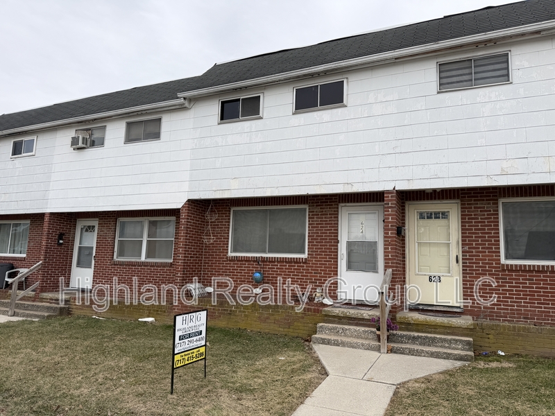 York House: 624 North West Street