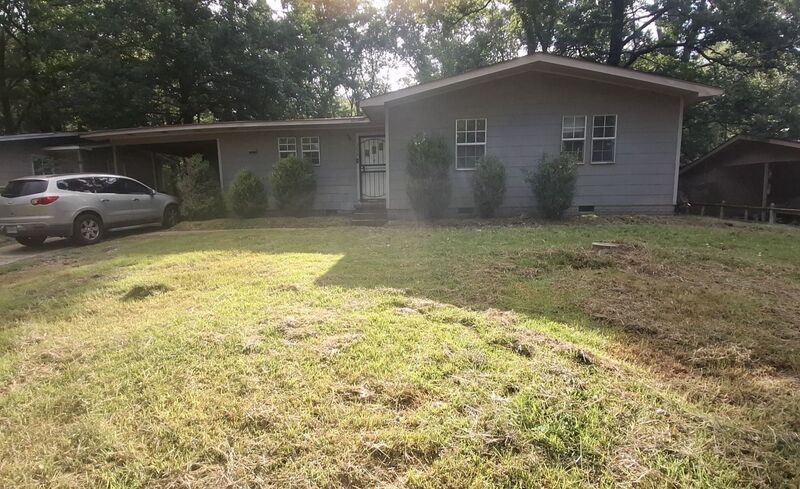 Jackson House: 3058 Woodside Drive