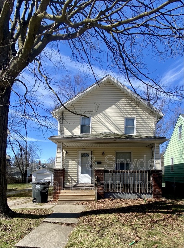 Akron House: 748 Merton Avenue