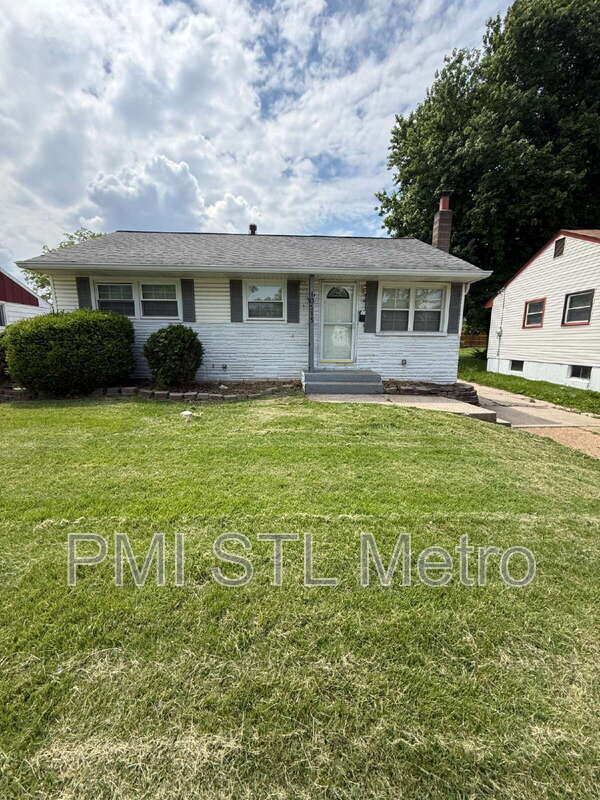 St. Louis House: 10515 Renfrew Drive