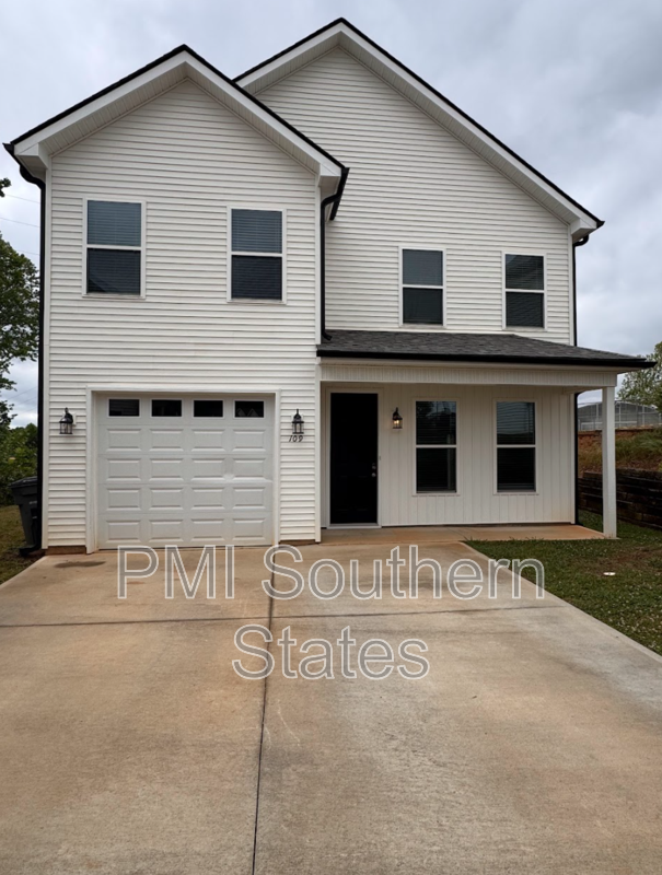 Travelers Rest House: 109 Solis Court