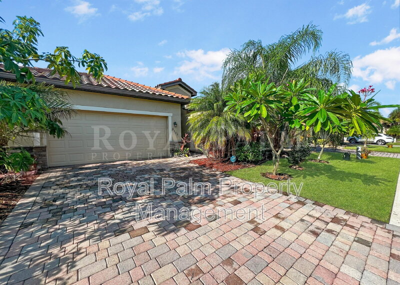 Fort Myers House: 9332 Via San Giovani Street