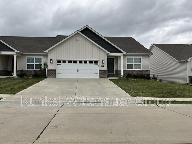 Fairview Heights Condo: 808 Applewoood Creek Drive