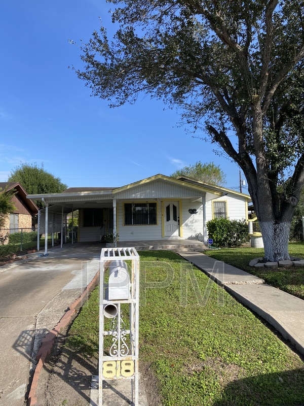Harlingen House: 818 W Buchanan