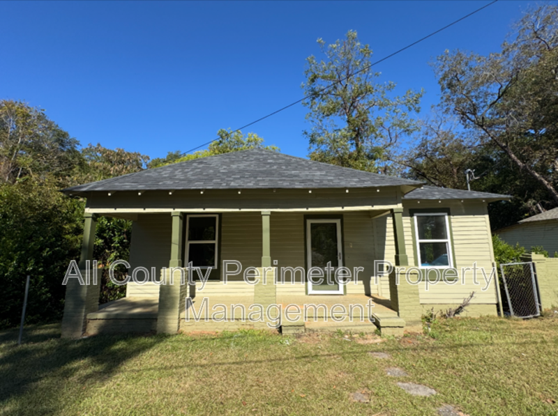 Macon House: 2169 Neal Ave