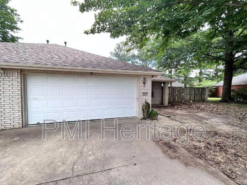 Fayetteville Condo: 886 N Daisy Ln