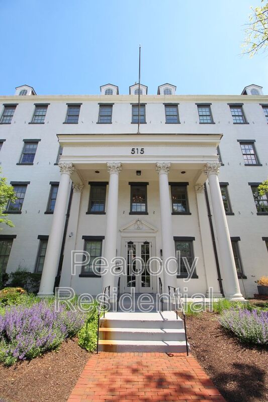 Alexandria House: 515 N Washington