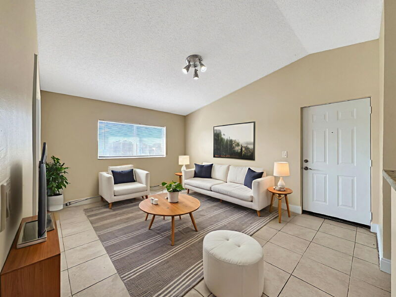 Hollywood Condo: 3610 N 56th Ave