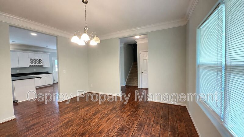 Spacious 4-Bedroom Norfolk Home with Fenced Yard, Deck & 2-Car Garage - Photo 4