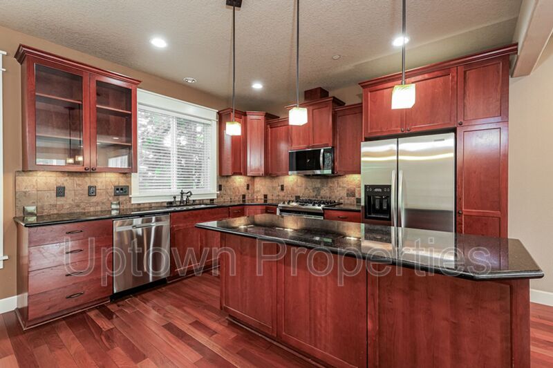 Happy Valley House: 9408 SE Causey Ave