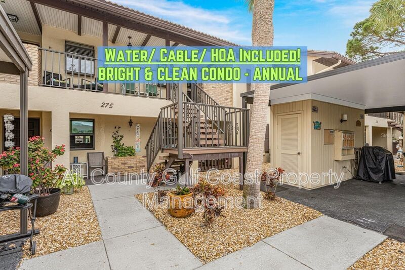 Venice House: 275 Mission Trl W