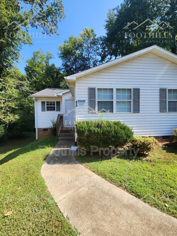 Anderson Condo: 613 N Pointe Creek