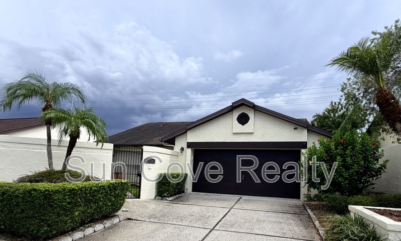 Tampa House: 13550 Avista Dr