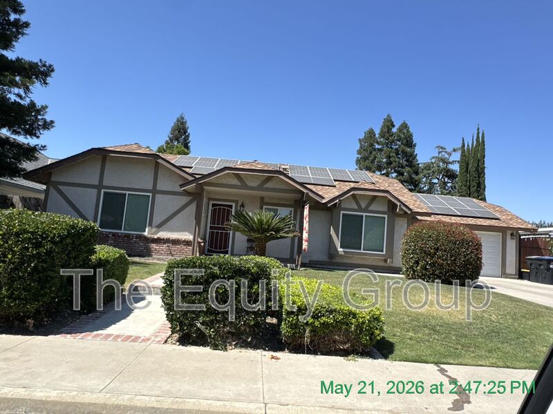Visalia House: 1110 E Rose Ct