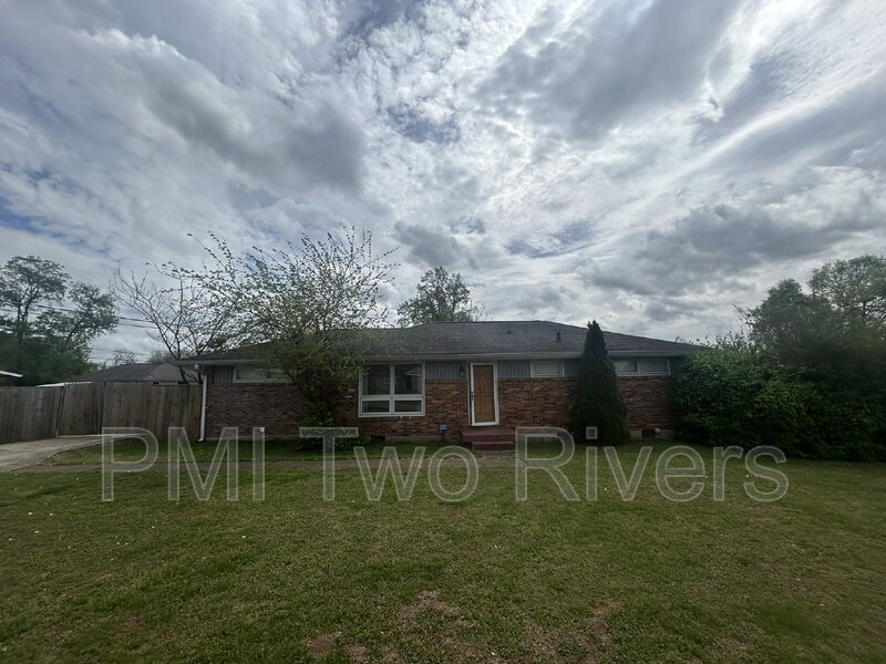 Nashville House: 2639 Woodberry Drive