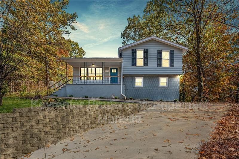 Marietta House: 1056 Azalea Cir NE