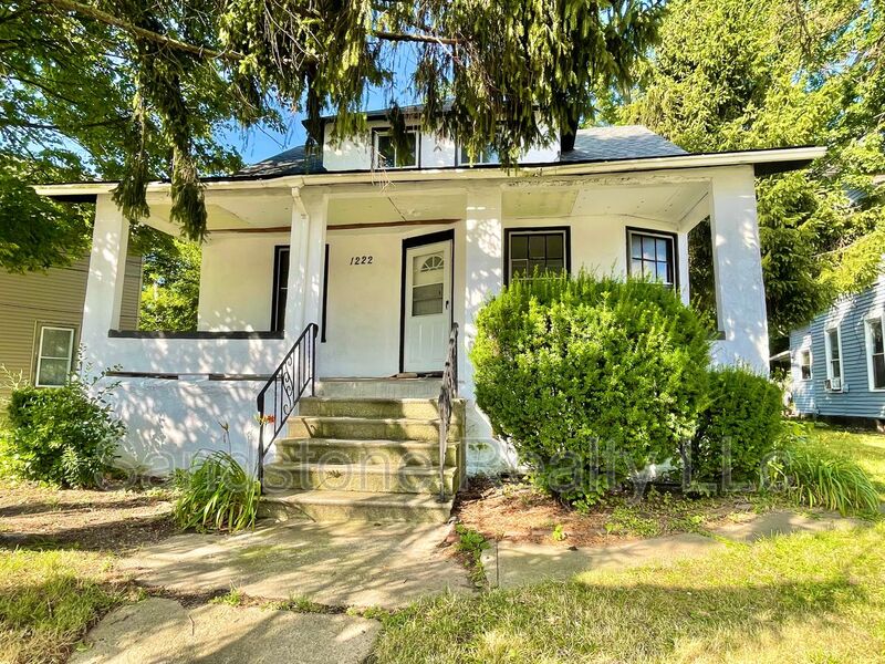 Request a Viewing for 1222 Lake Avenue Tenant Turner