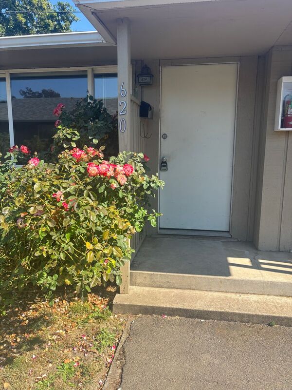 Eugene House: 620 E 19th Avenue