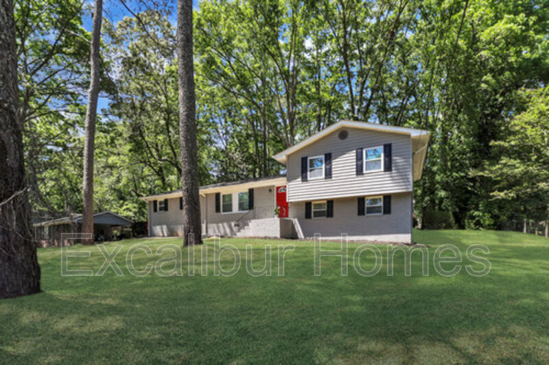 Request a Viewing for 468 White Oak Drive SW, 468 White Oak Dr. Tenant Turner