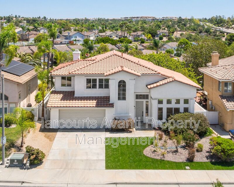 Oceanside House: 4543 Avenida Manessa