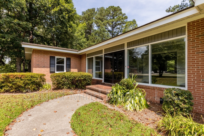 Rocky Mount House: 3504 Hawthorne Road