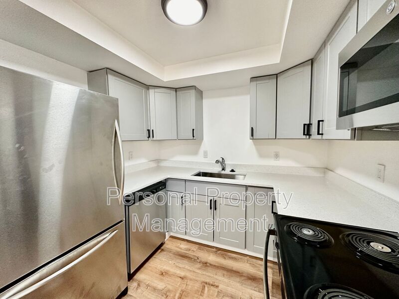 Vancouver Townhome: 4325 E 17th Street