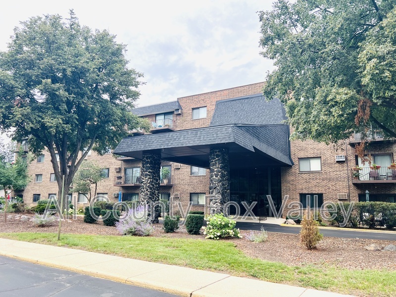 Addison Condo: 239 Mill Road