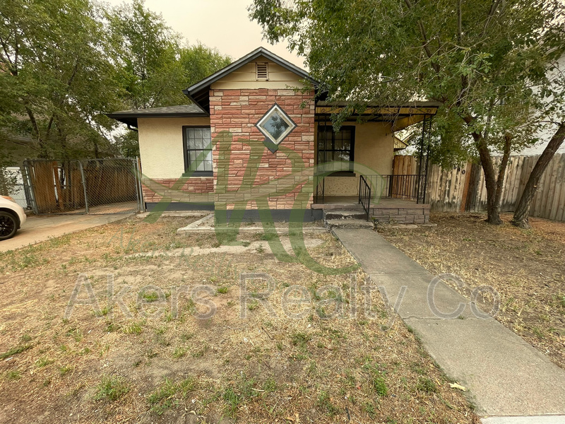 Pueblo House: 1640 E Orman Ave
