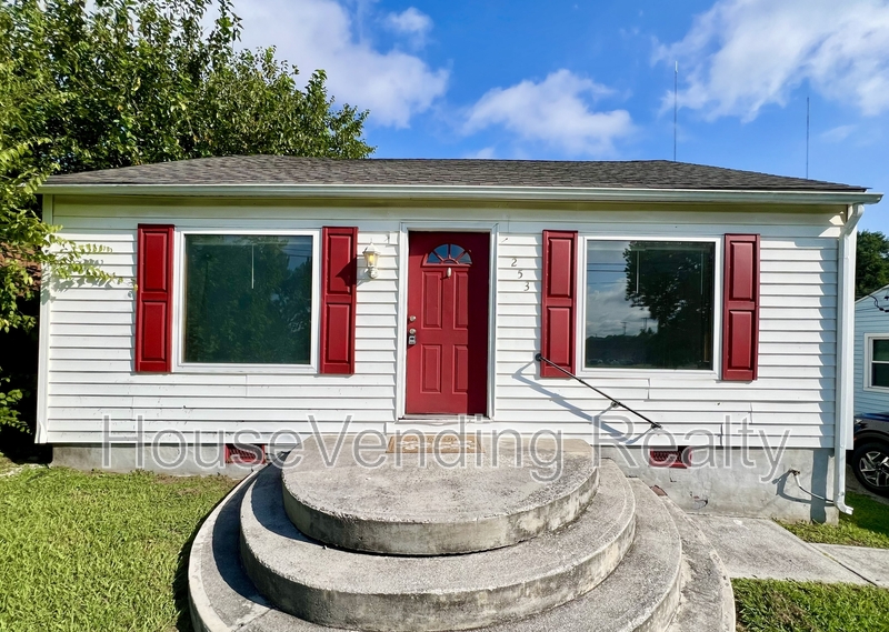 Knoxville House: 253 Atlantic Ave.