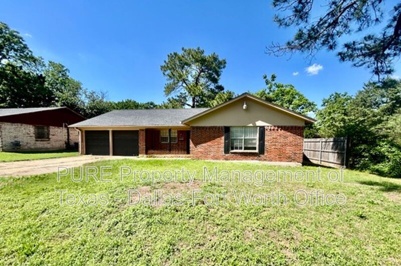 Forest Hill House: 3809 Falcon Dr