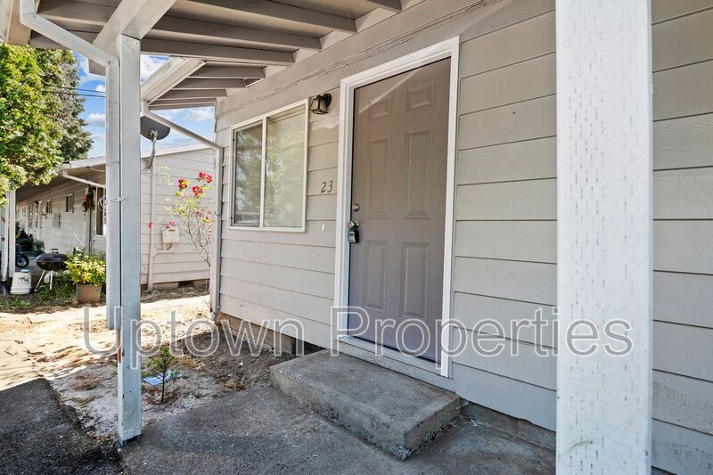 Cornelius House: 467 N Adair St